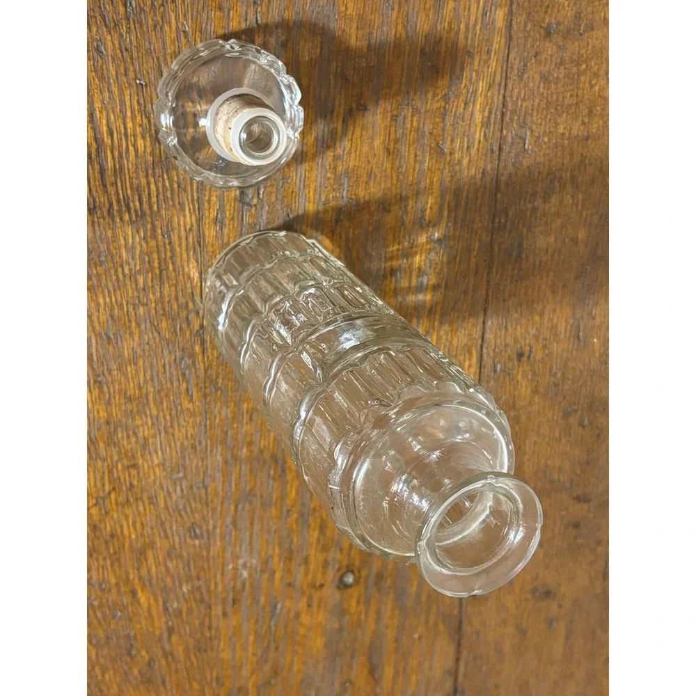 Vintage Glass Decanter Liquor Bottle Ribbed Design Stopper Barware‎